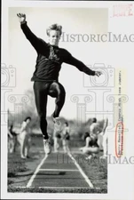 1986 Press Photo Campus High track and field long jumper Barry Renollet