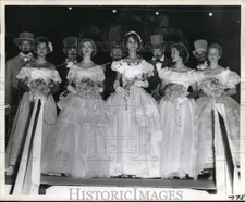 1962 Press Photo Spring Fiesta Queen Helene Hardy and her court during parade