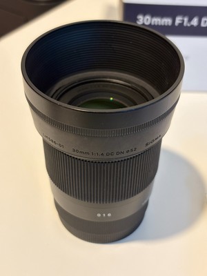 Sigma DC AF 30mm F/1.4 DN Sony E-Mount Objektiv - Schwarz (302965)