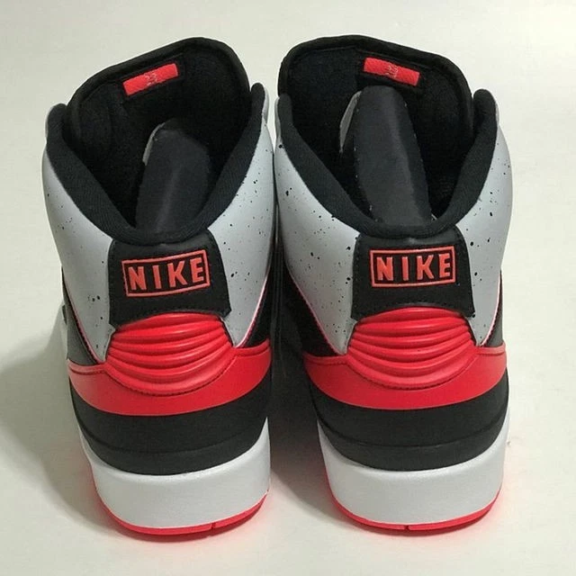 NIKE AIR JORDAN 2 RETRÔ "Cimento Preto" Masculino EUA 9 (27cm) Novo em folha/estoque morto Un - Imagem 3 de 3