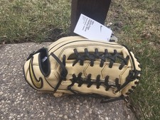 Guante de Fielding Nike Alpha Edge Adulto 12" Lanzamiento a la Derecha Beige Negro Dorado Nuevo con Etiquetas