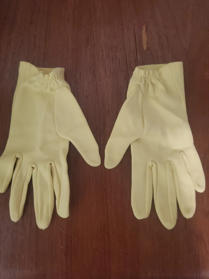Guantes Cortos Vintage 1950’s-60’s Amarillo Nailon Usados en Excelente Condición Damas Pequeños Muchos MÁS Listados Foto 3 de 4
