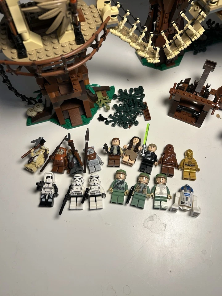 LEGO Star Wars: Ewok Village (10236) Completo Foto 2 de 4
