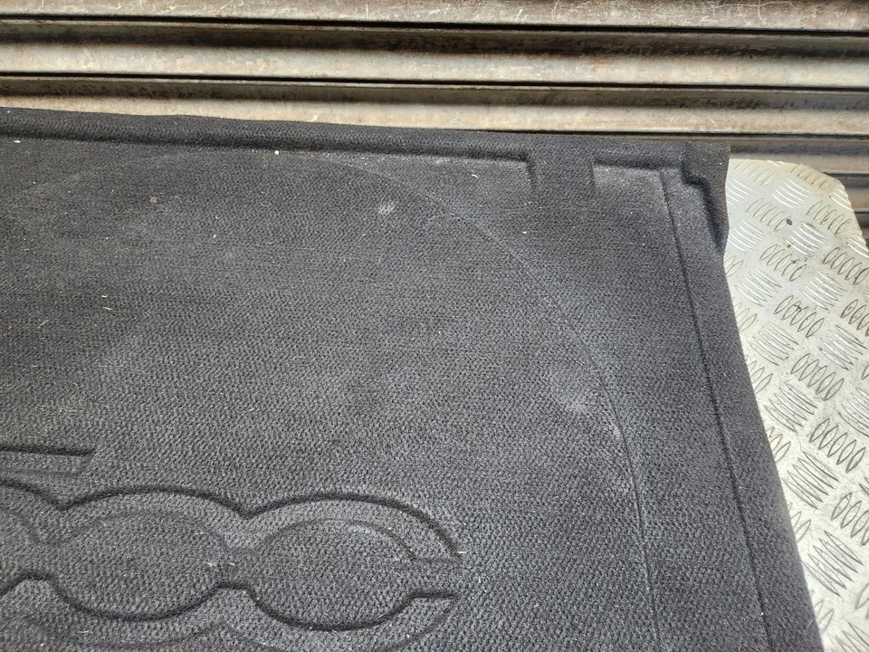 FIAT 500X TAPA MALETERO TRASERO EN MALETERO NEGRO 07356311270 2015 - 2021 Foto 4 de 4