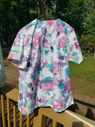 Dilly Purple Medium Scrub Set Floral Preowned - Picture 3 of 10