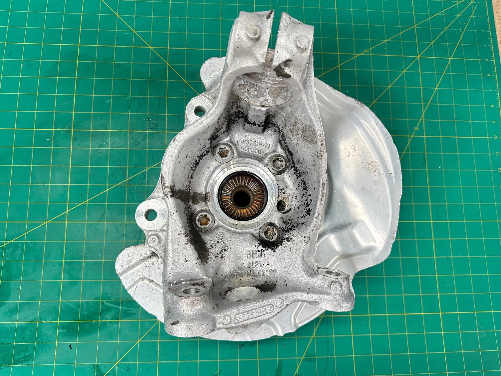 12-18 BMW F20 F30 F32 F36 AWD Front Spindle Wheel Hub Bearing 