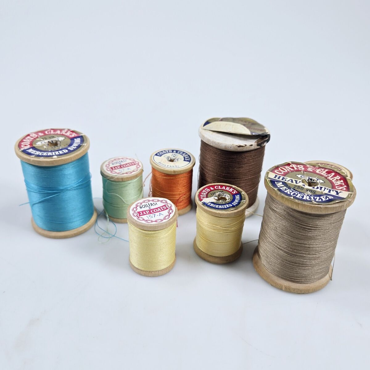 Vintage Sewing Machine & Threads Tin Vintage Sewing Machine & Threads Tin