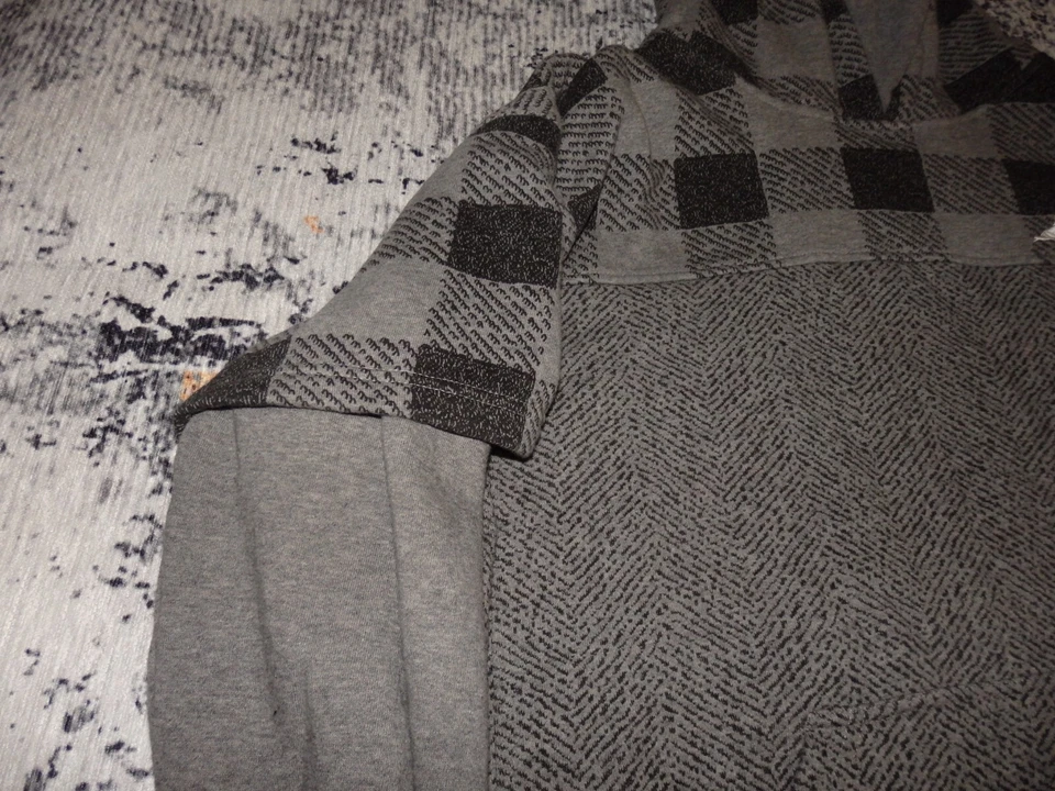 RARO Moletom Xadrez Masculino Staple Pigeon Cinza Preto Tamanho Extra Grande Excelente Estado Usado - Imagem 3 de 4