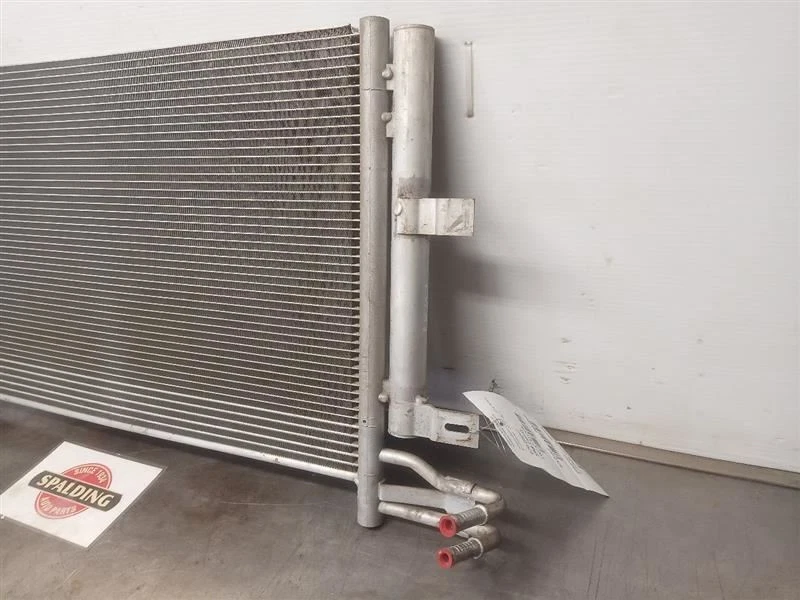 Condensador de aire acondicionado Ford Taurus 10982410 2014 Foto 2 de 4