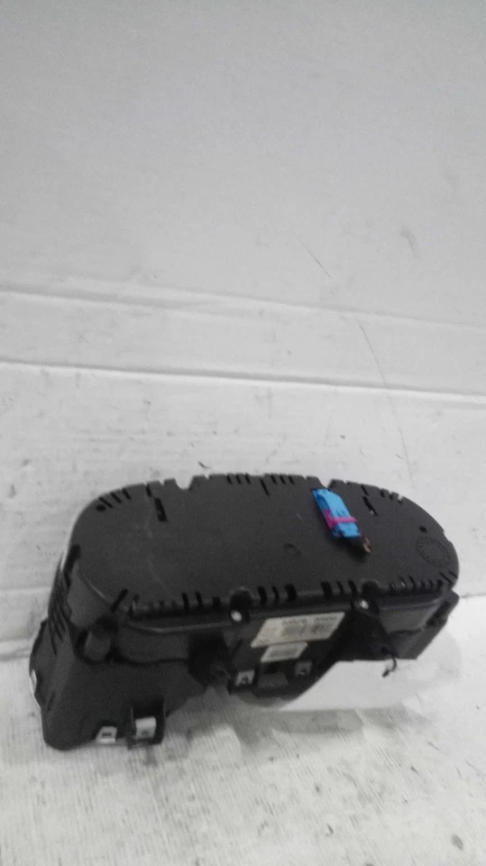 Used Speedometer Gauge fits: 2010 Volkswagen Golf gti exc. City Htbk MPH multifu - Image 2 of 4