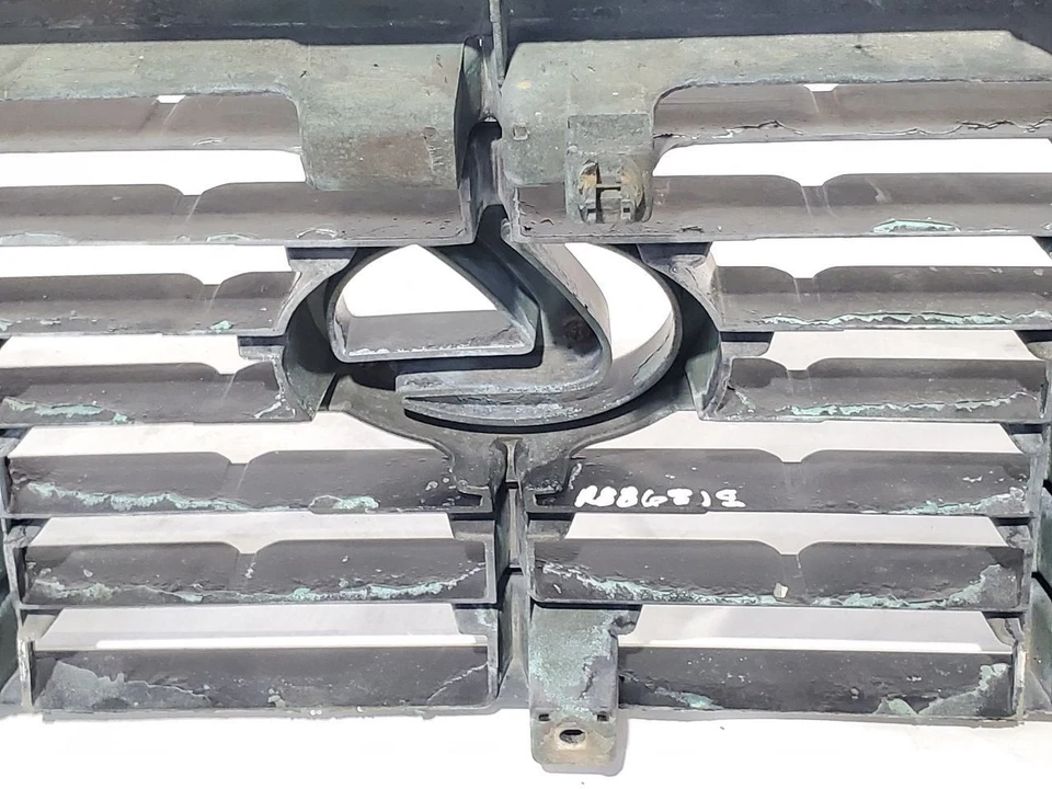 Lexus LX450 1996 1997 1998 OEM parrilla superior algunos rasguños pelados ver fotos Foto 3 de 4