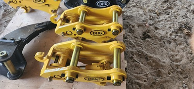 #ad JCB 85Z EXCAVATOR QUICK CONNECT ATTACHMENT Center To Center Bucket Pins 13 1 2 $1550.00