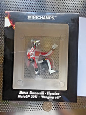MINICHAMPS Figurine Wheelie Marco Simoncelli MOTOGP 2011 1/12 