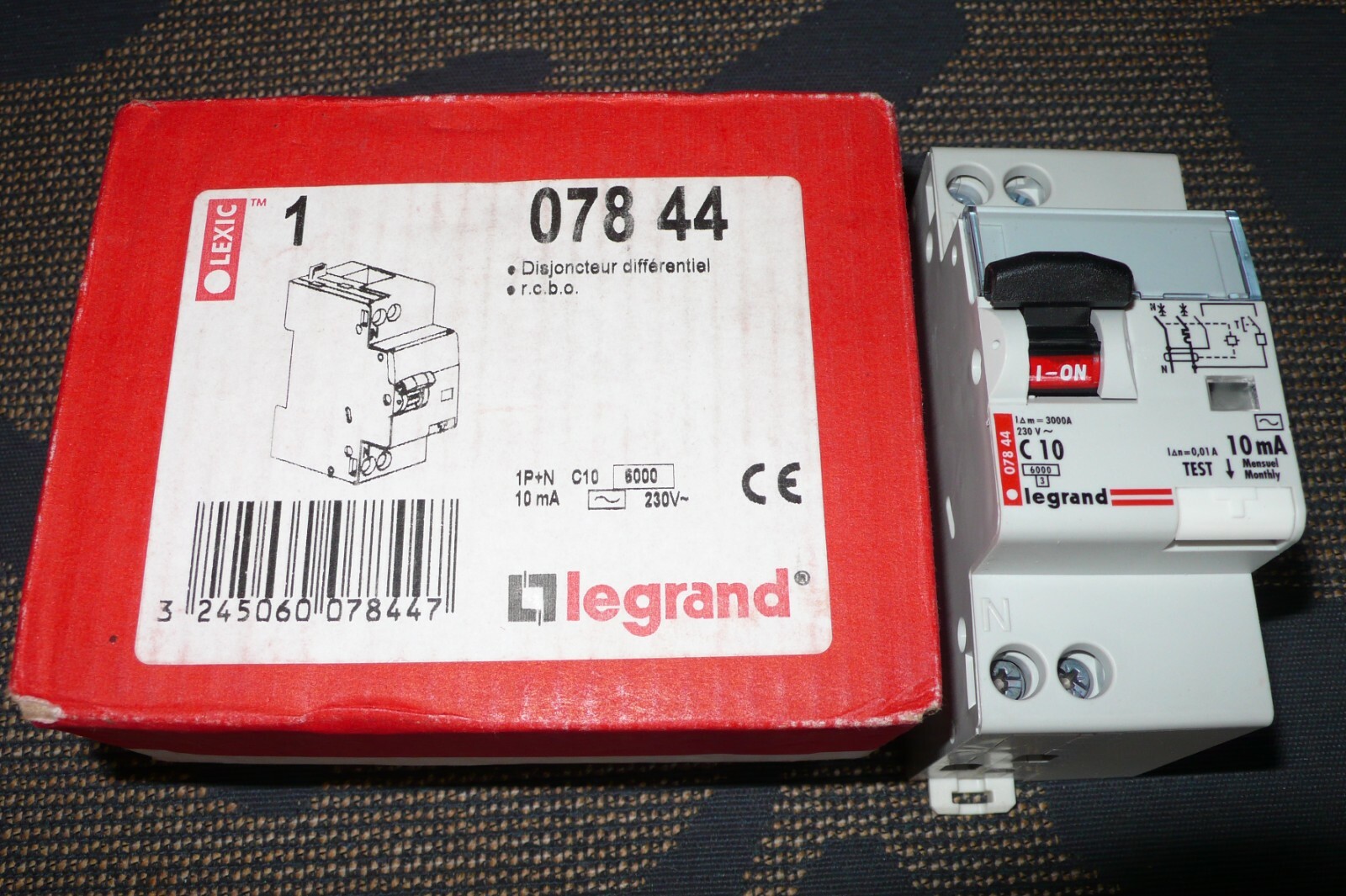 Disjoncteur différentiel Legrand 07844 2 pôles 10A 30mA type AC courbe C