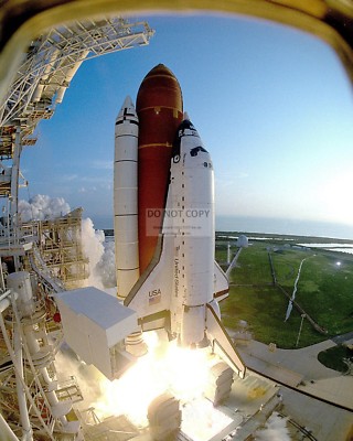 LAUNCH OF SPACE SHUTTLE DISCOVERY (STS-51) - 8X10 NASA PHOTO (ZZ-520)