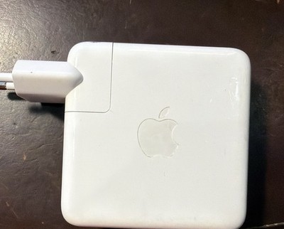 Original Apple 61W USB-C Power Adapter A1947 Netzteil MacBook Pro Air EU