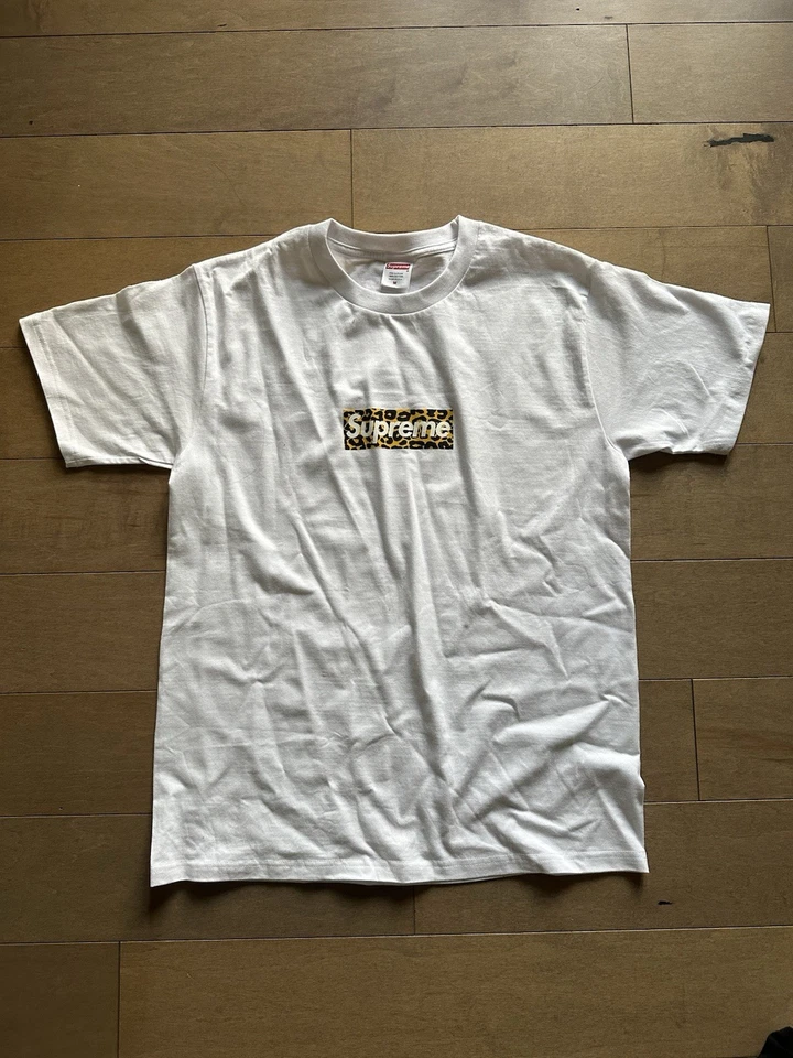 Authentic Supreme Shanghai Box Logo T Shirt Size M - Image 2 of 4