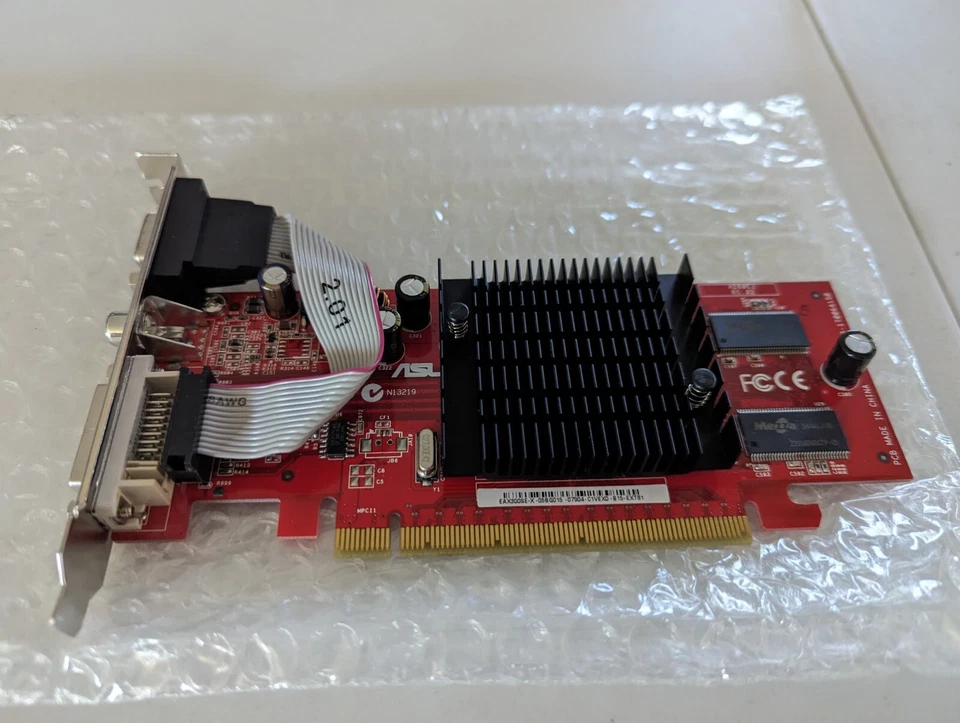 ASUS EAX300SE-X/TD/128M/A Radeon X300SE 128MB PCI-e x16 Video Graphics Card - Image 2 of 4