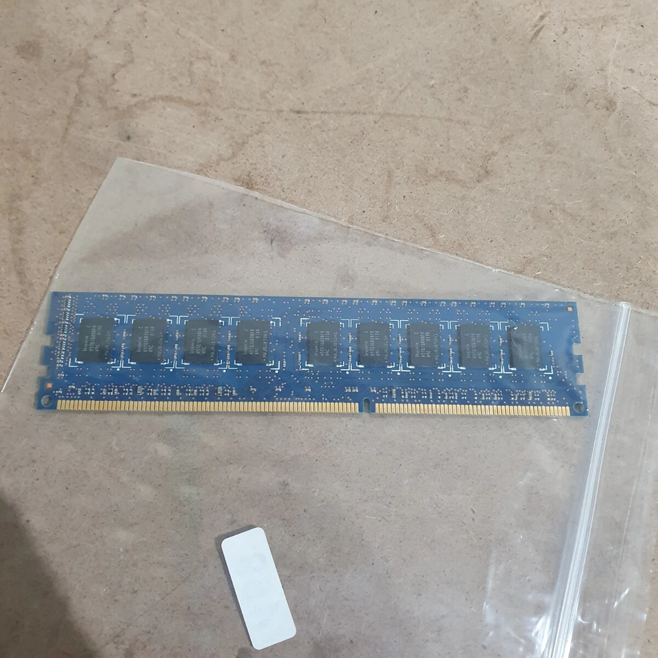 Hynix HMT125U7BFR8C-H9 2-GB 2Rx8 PC3-10600 DDR3-1333MHz 240-Pin DIMM ECC SDRAM - Image 4 of 4