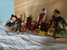 13 poupees de collection