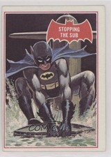 1966 Topps Batman A Series (Red Bat Logo) Stopping the Sub #39A hg6