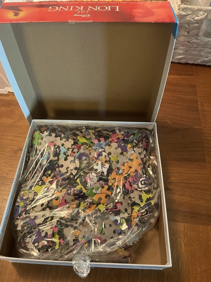 Disney  Hunchback of Notre Dame 1500 Pc Puzzle - Image 4 of 4