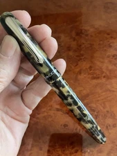 Taccia ~ Spectrum ~ 14K H-M Nib