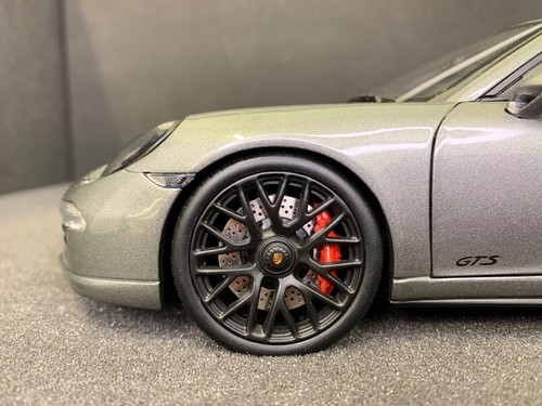 1:18 Schuco 45 003 9600 Porsche 911 (991) Carrera GTS Coupé - Achat Grey - Bild 18 von 23