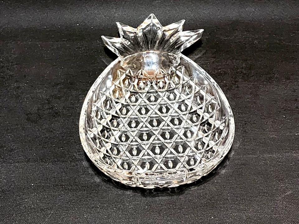 Shannon By GODINGER Pineapple Hospitality Serving Dish Bowl With MATCHED Trivet - Image 3 of 4