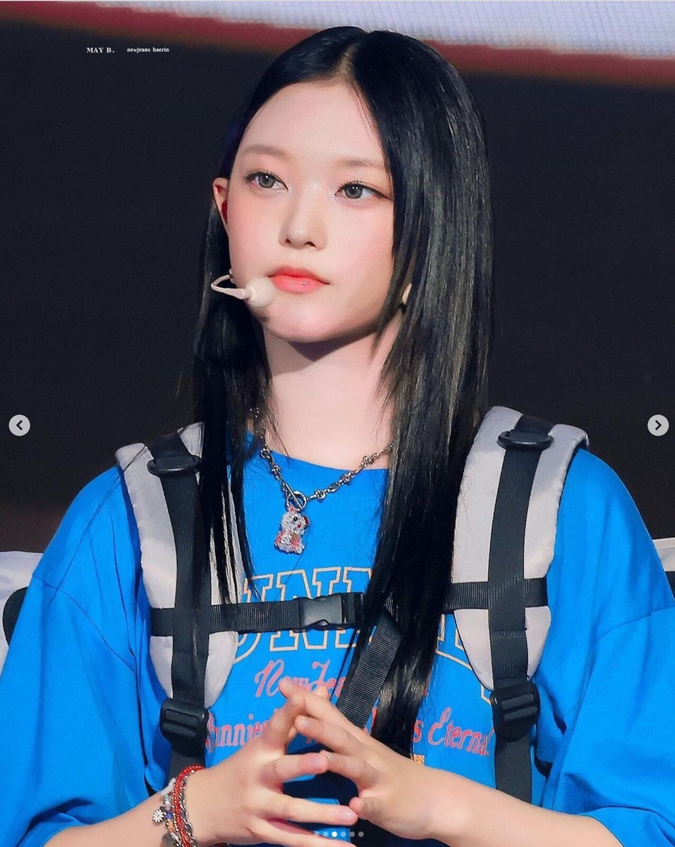 NEWJEANS THE 1st Fanmeeting Official Merch BUNNIES CAMP TEE Light