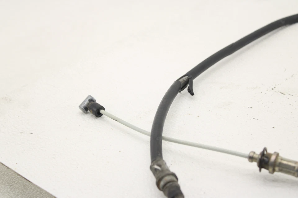 Cables y soporte de freno de estacionamiento trasero Tri Glide 15-18 Harley Davidson Freewheeler Foto 2 de 4