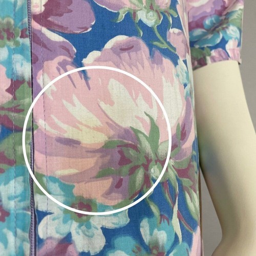 Abito da casa vintage fatto a mano floreale viola blu zip-fronte collo alto - Foto 7 di 11