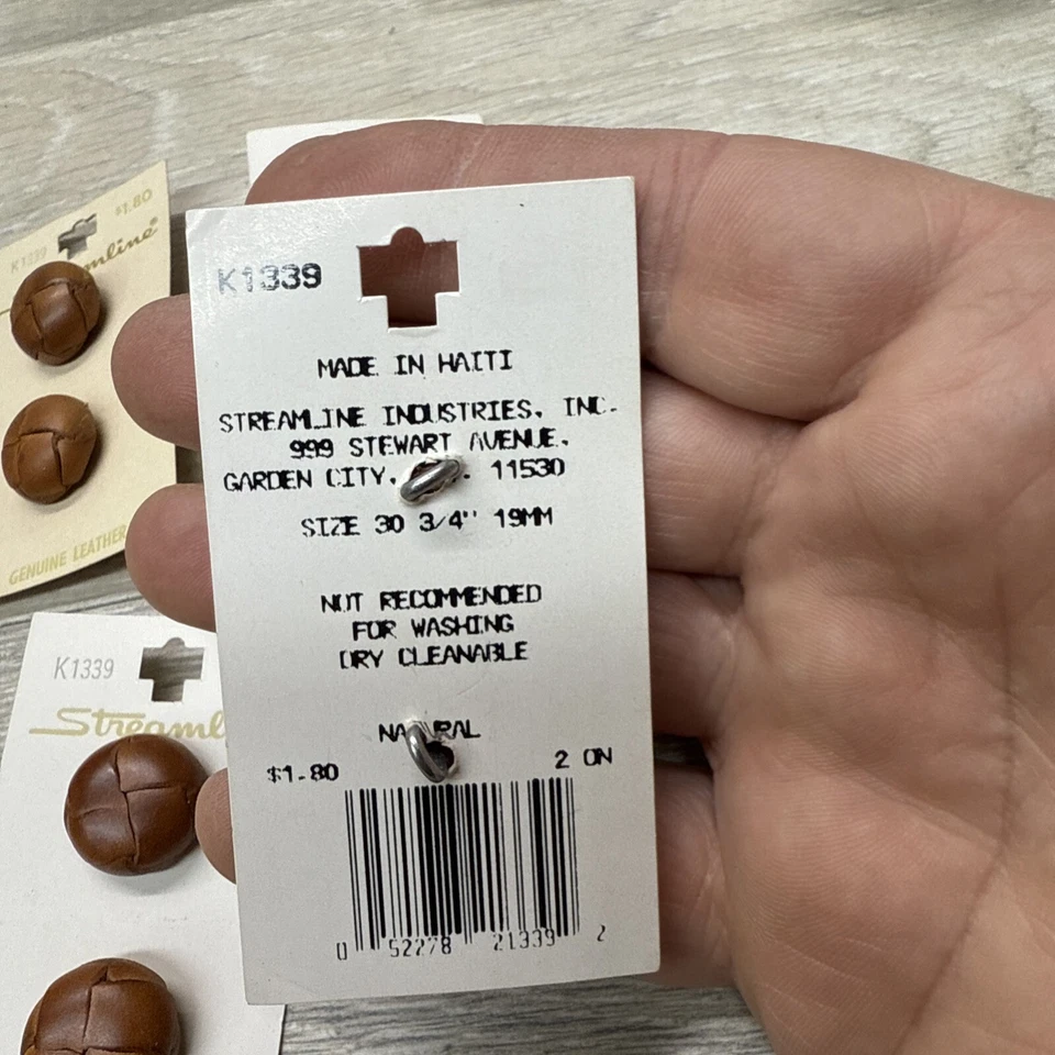11 - Vintage 19mm Streamline Leather Buttons Size 30 Brown (8 Leather/3 Plastic) - Image 4 of 4