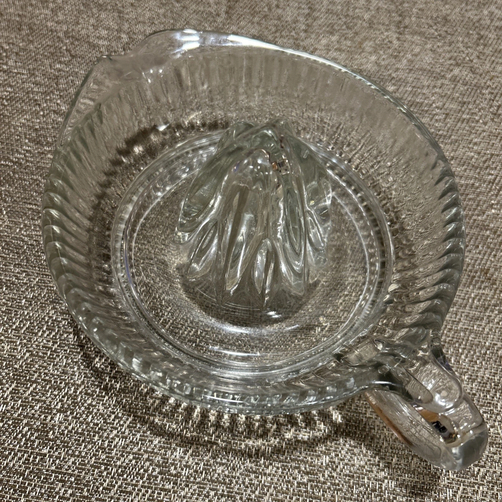 Glass Lemon Squeezer Manual Citrus Juicer Handle Pour Spout Clear Hand Press GUC