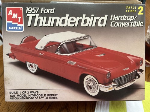 Maquette AMT Round 2 1/16 – 1957 Ford Thunderbird Hardtop/Convertible, Échelle 1:16