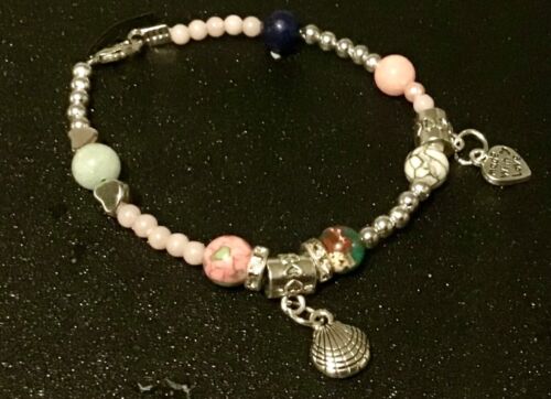 Mixed jewellery styles. - Picture 15 of 19
