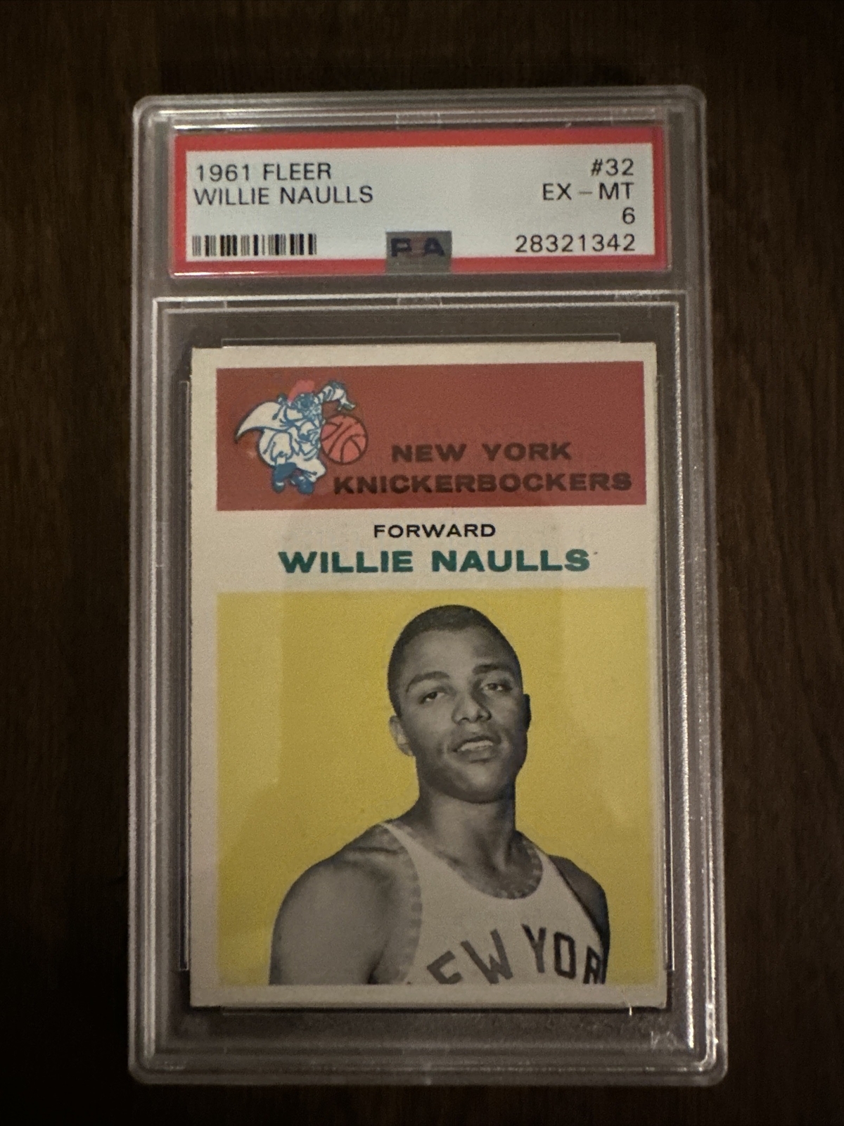 1961 Fleer #32 Willie Naulls PSA 6 EX-MT