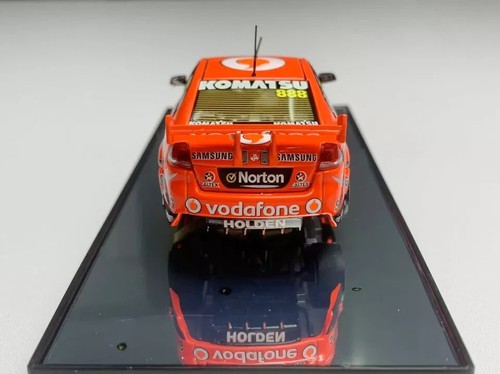 CLÁSICO 1/43 Holden VE Serie II Commodore-Craig Lowndes’ Año 2012 TeamVodafone - Imagen 7 de 10