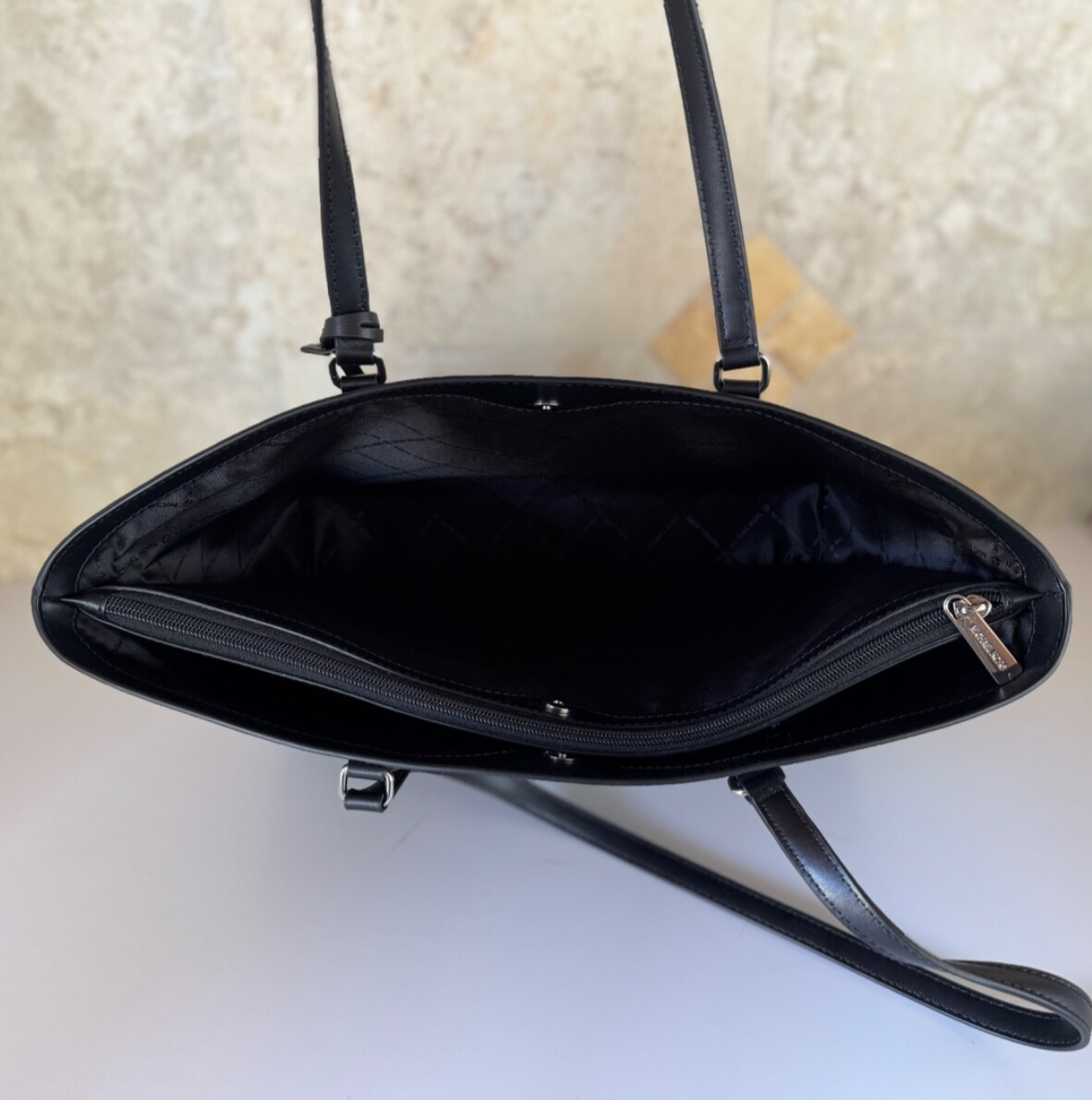 Michael Kors Sheila Large Multifunction Laptop Tote Shoulder Bag