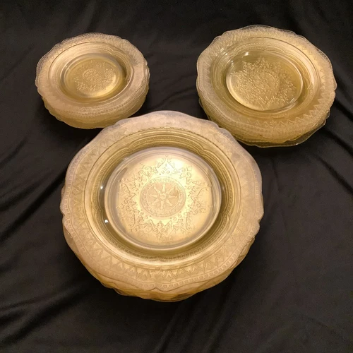 Amber Yellow Depression Glass Dinner Plate Set (Vintage)