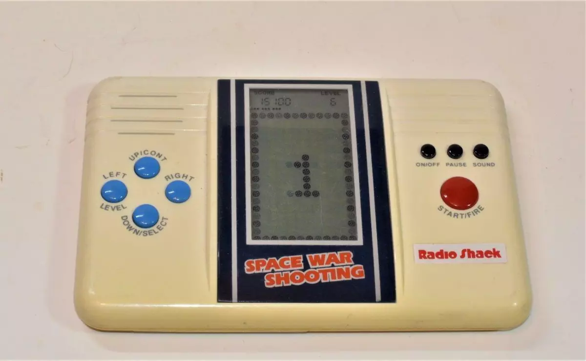 Vintage Radio Shack SPACE WAR SHOOTING Handheld Game 60-2472