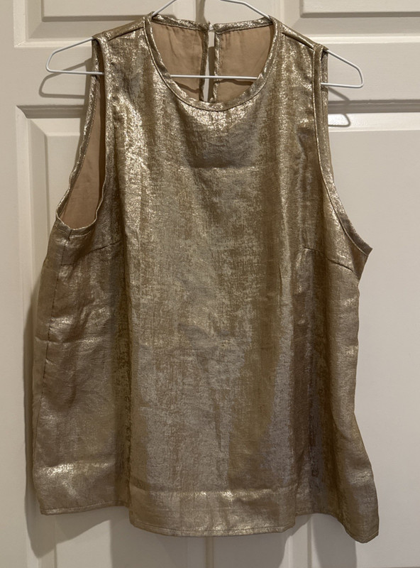 NWT Soly Hux Women's Gold Metallic Sleeveless Blouse Shirt Top Size Large