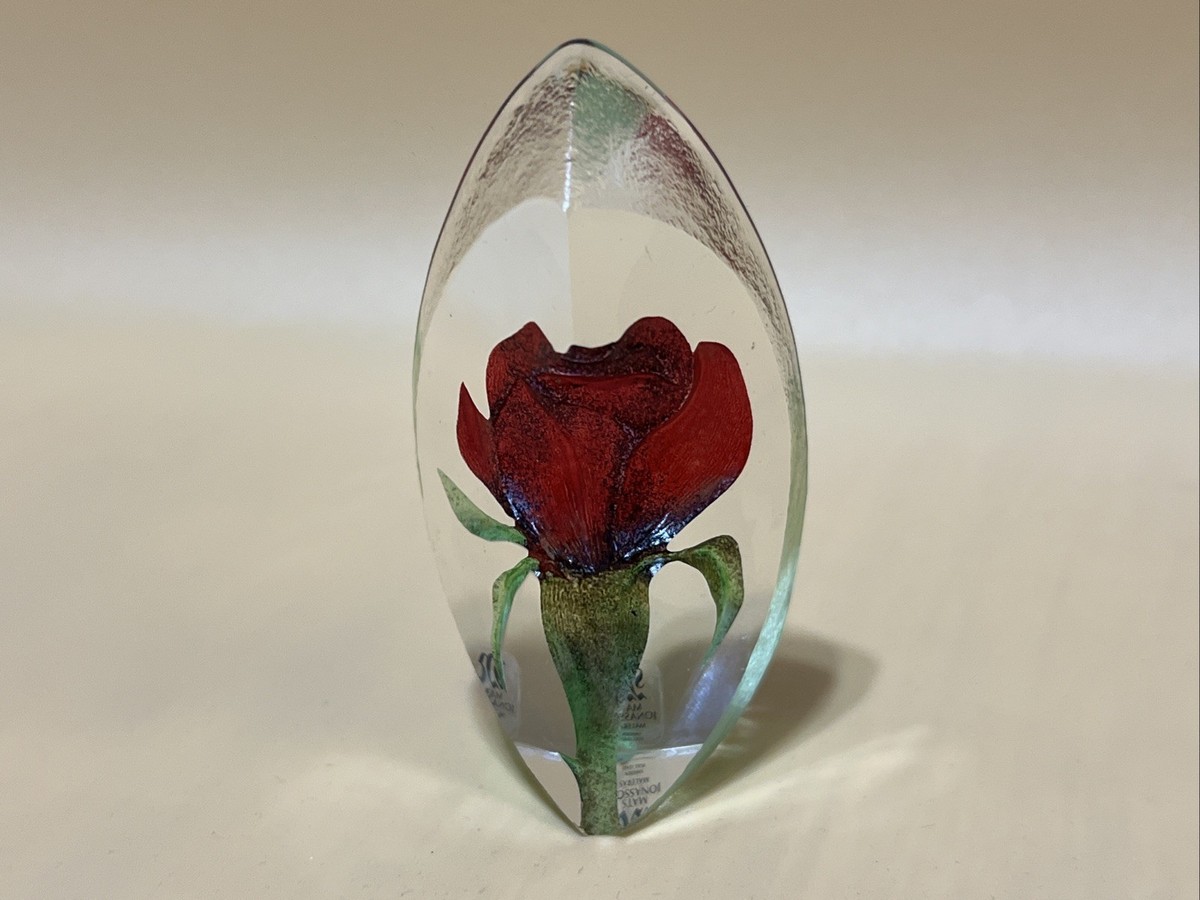 Mats Jonasson Maleras Sweden Red Rose Tapered Crystal Glass
