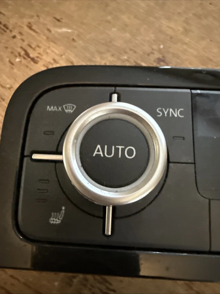 Volkswagen Touareg 2014 tablero central panel de control climático fabricante de equipos originales. U 7P6907040BR Foto 2 de 4