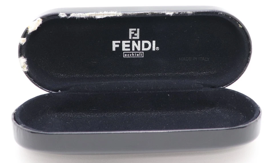 GAFAS DE SOL FENDI CLAMSHELL NEGRAS ESTILO ESTUCHE RÍGIDO Foto 3 de 4