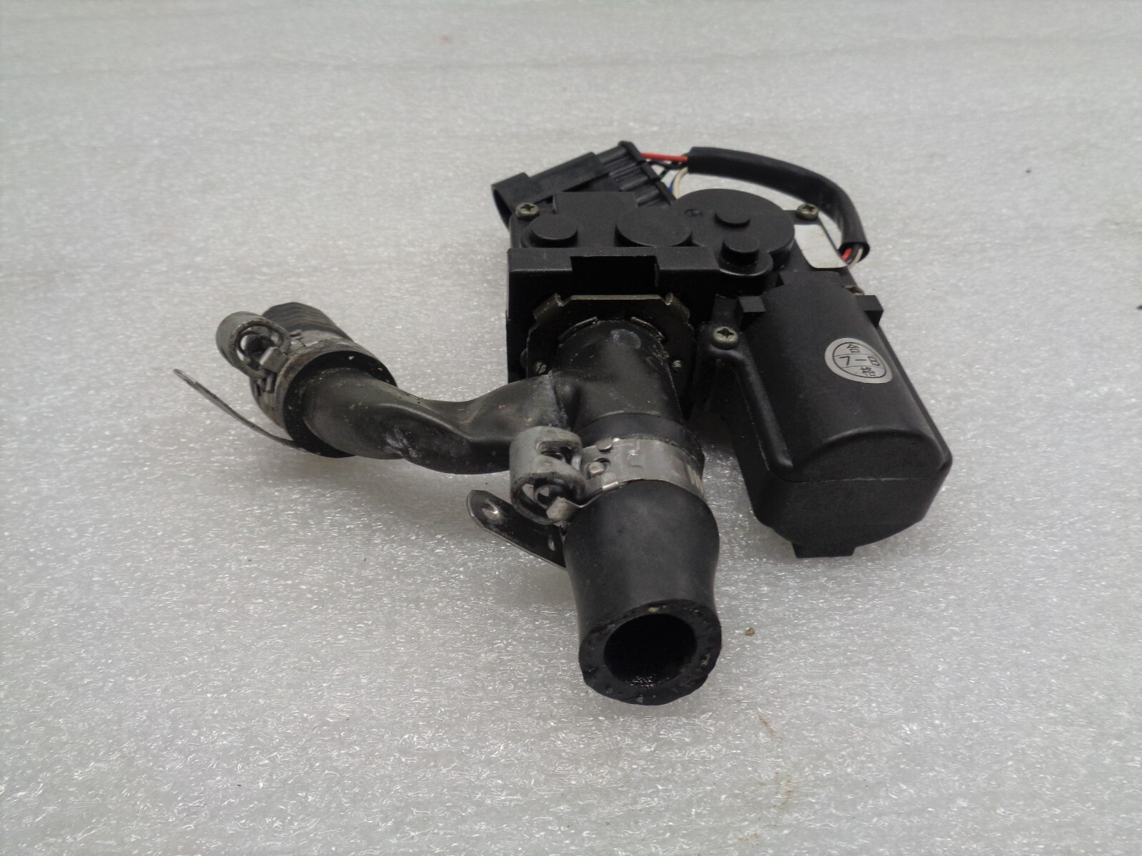 07-12 Maserati Quattroporte Right Heater Hot Water Control Valve OEM AK221007
