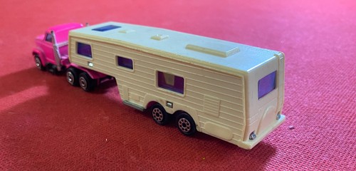 MAJORETTE Camion Truck 1:100 + Rimorchio N. 313 scala 1:60 metallo Rosa Pink - Foto 2 di 3