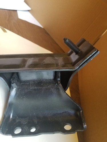 A2929 And A2930 Engine Mounts - Left And Right - Picture 5 of 12