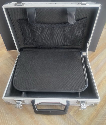 Intec VTG Silver Aluminum Carrying Case/Storage For Nintendo GBA & Accessories - Picture 11 of 11