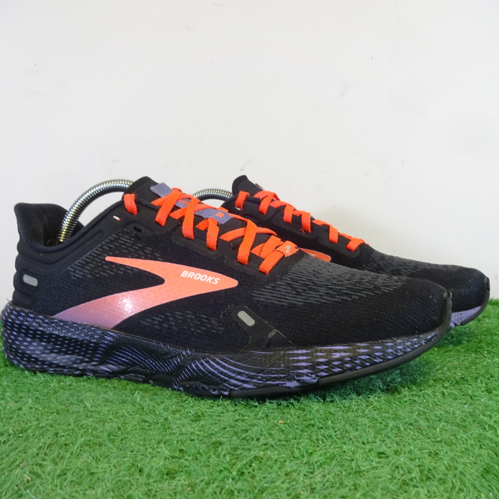 Brooks Trainers Size 7.5 Women's Black Launch 9 Comfort Athletic Running Shoes